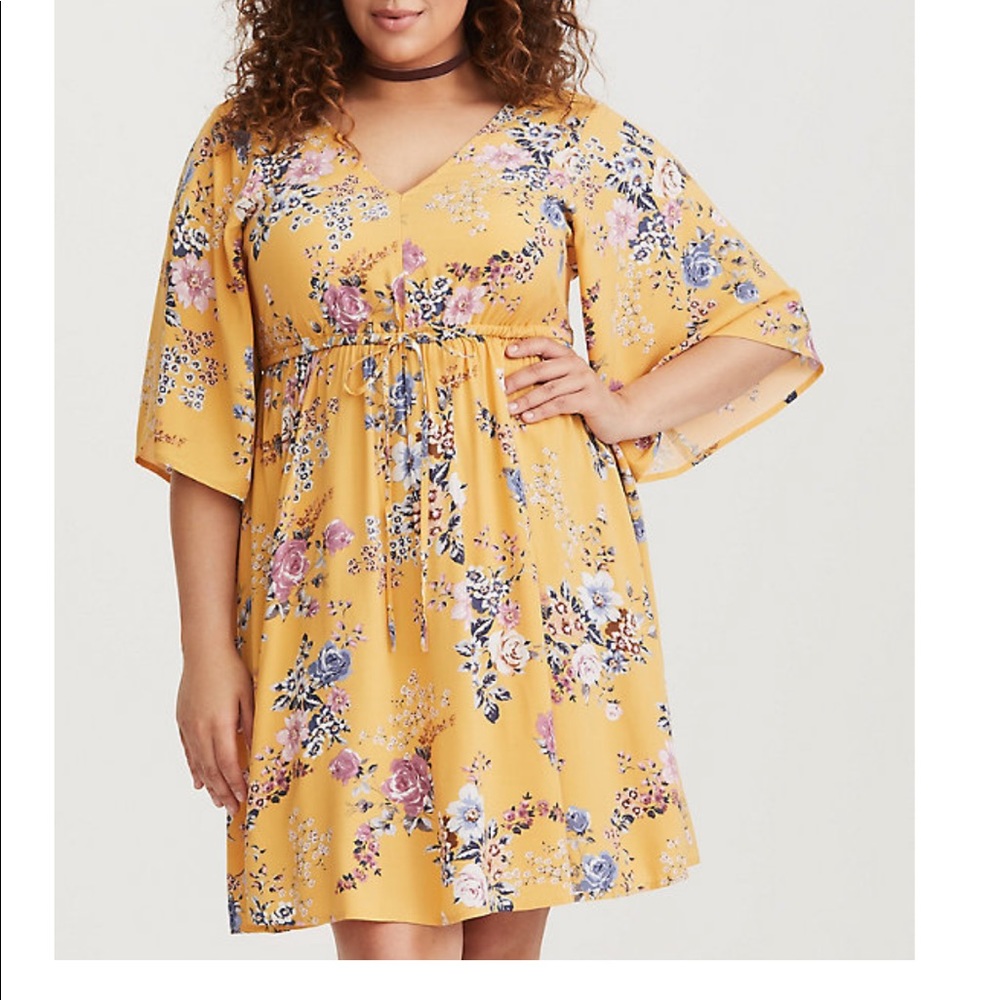 ❌SOLD❌Torrid Yellow Floral Challis Midi Dress